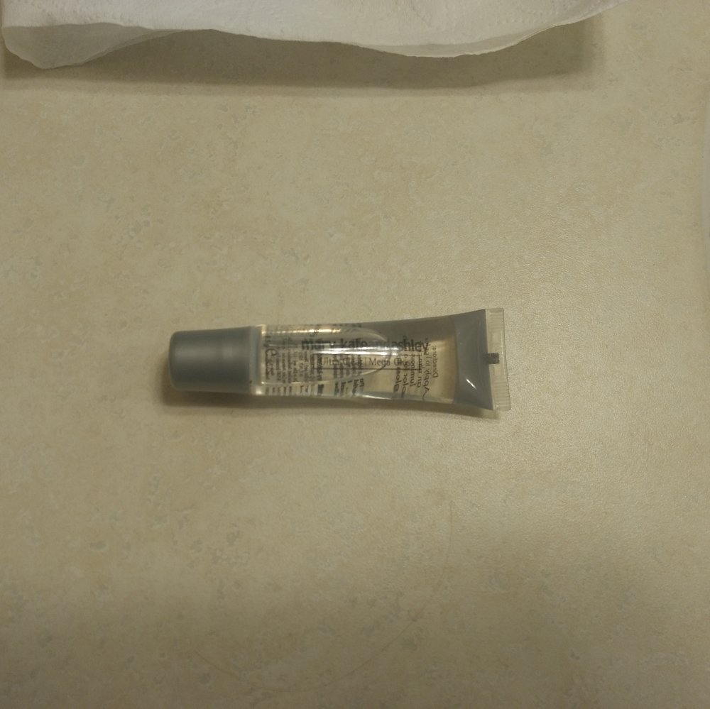 Mary-Kate and Ashley Mega Gloss